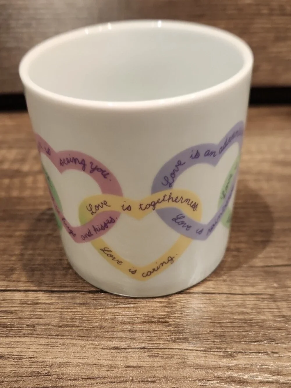 EUC Vtg. Avon White Ceramic Mug with Pink Lavender and Light Green Heart Motif